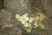 Padmanabhaswamy temple More than 2000 Gold ornaments